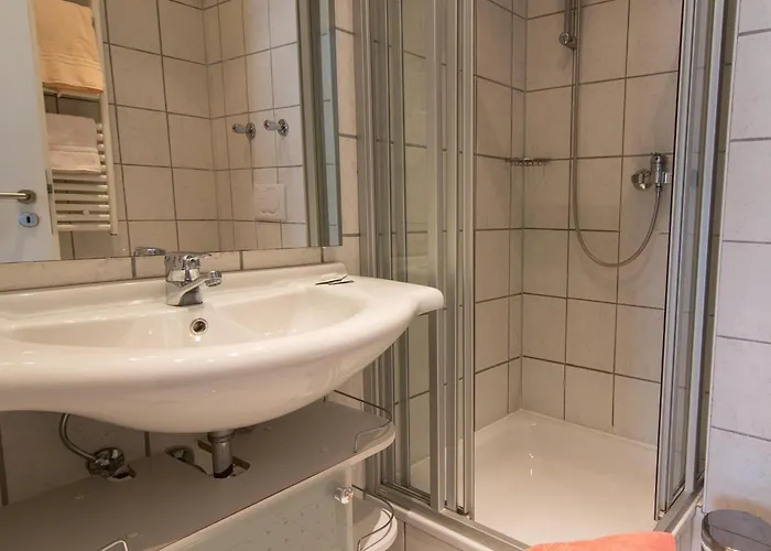 Garni Hotel & Ferienwohnungen Seeschloesschen